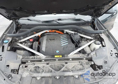 2021 BMW X5 Phev xDrive45E z USA, uszkodzony, nr VIN 5UXTA6C0XM9F97640